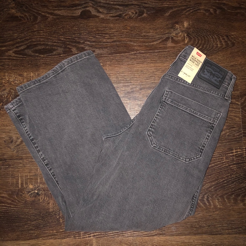 Levi’s - cropped wide leg